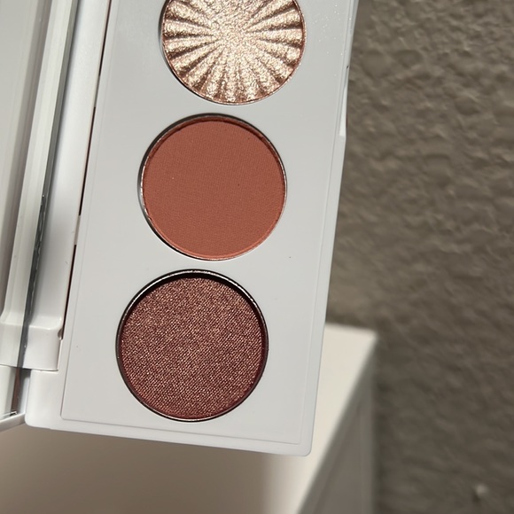 Ofra Signature Symphony Palette - Picture 5 of 8